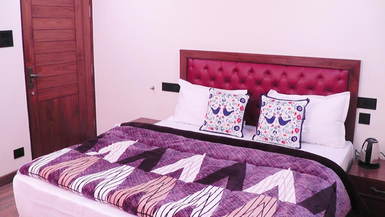 Hotel Jakhu Heights Shimla Zewnętrze zdjęcie