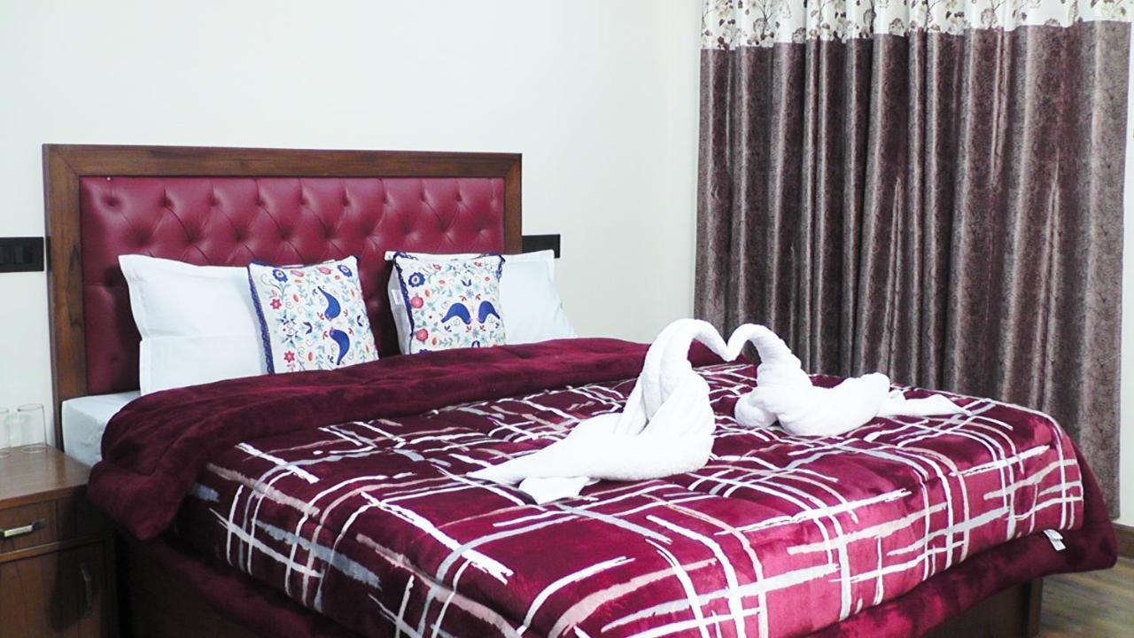Hotel Jakhu Heights Shimla Zewnętrze zdjęcie