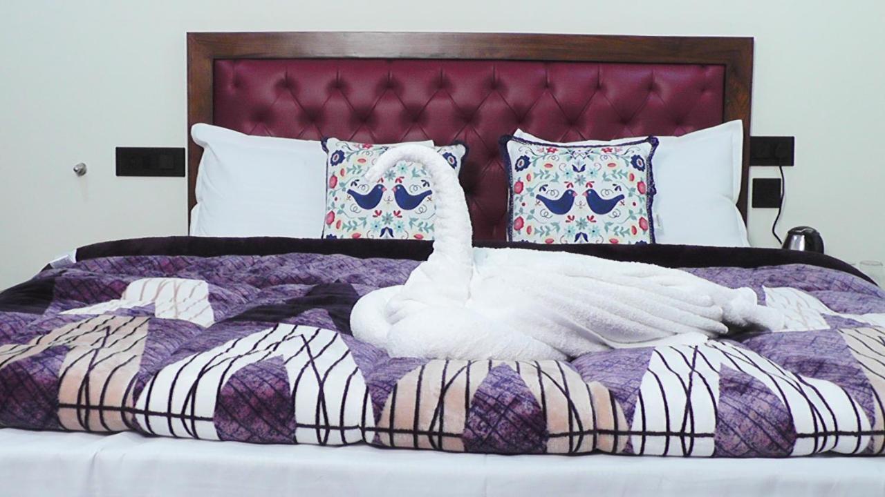 Hotel Jakhu Heights Shimla Zewnętrze zdjęcie