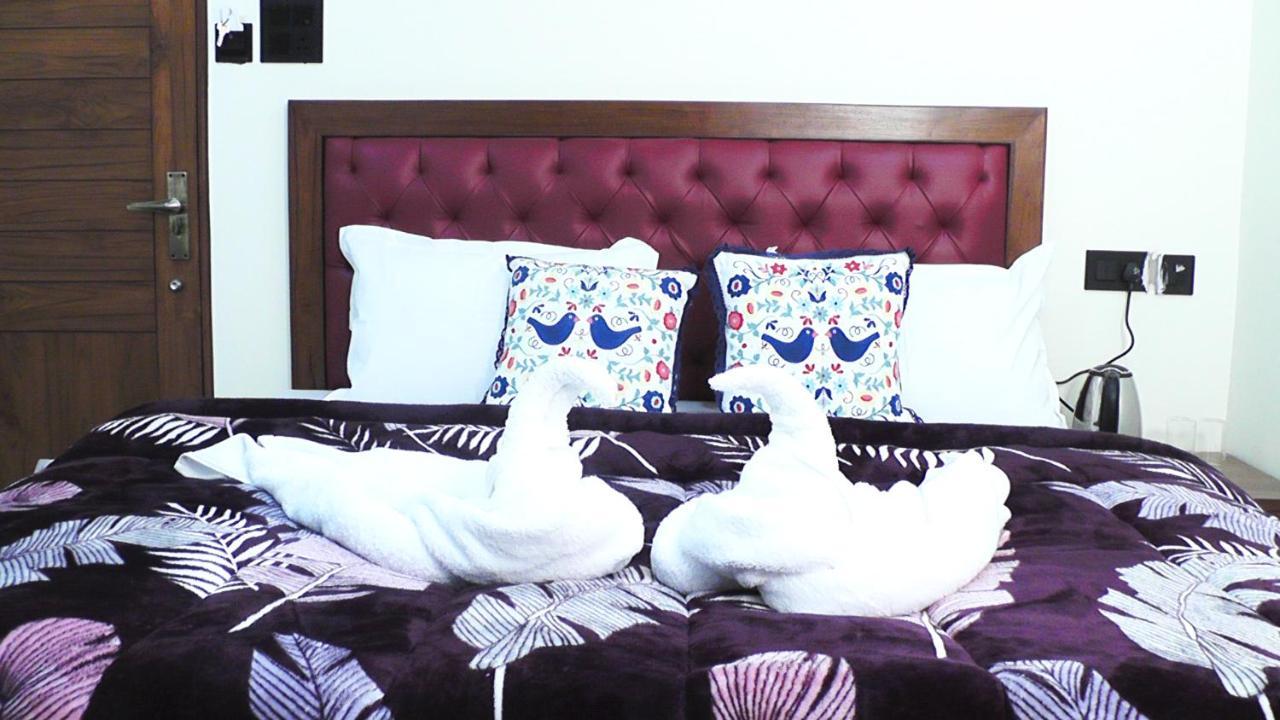 Hotel Jakhu Heights Shimla Zewnętrze zdjęcie