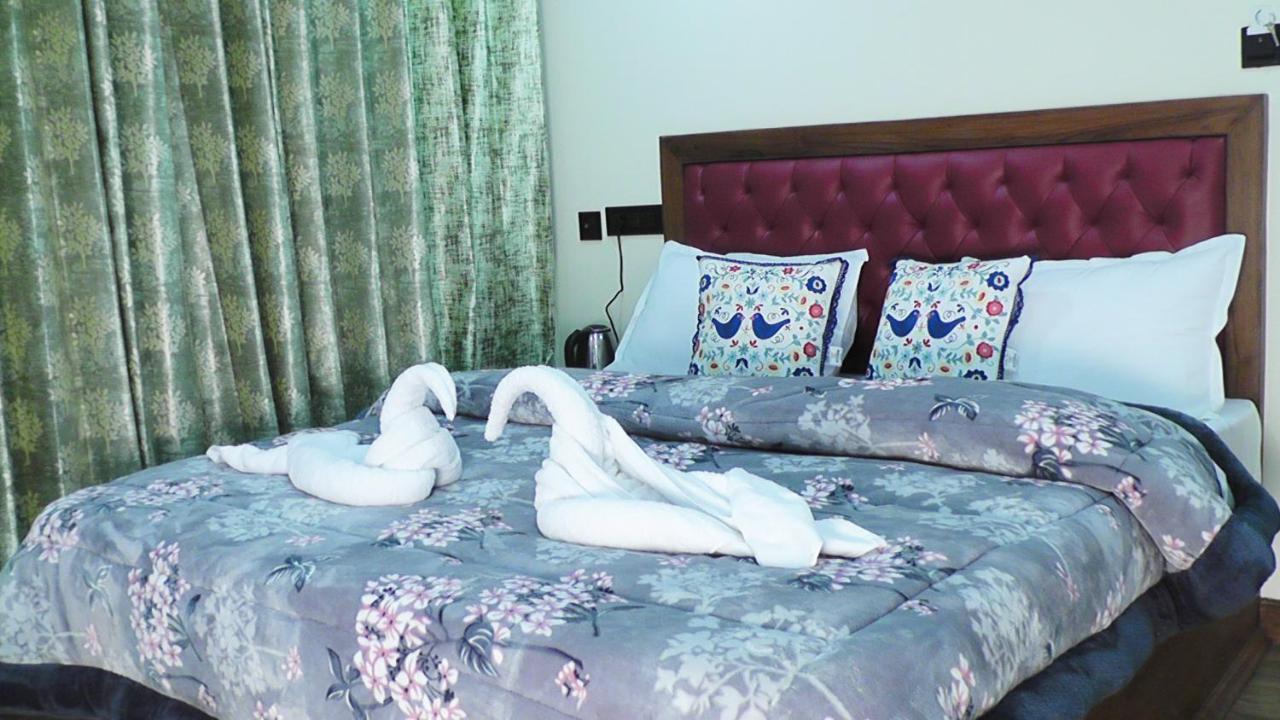 Hotel Jakhu Heights Shimla Zewnętrze zdjęcie