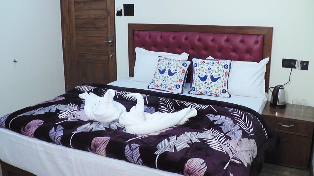 Hotel Jakhu Heights Shimla Zewnętrze zdjęcie